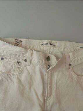 Aritzia Denim Forum Women’s White Slim Straight Jeans